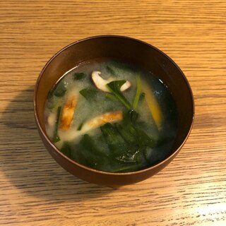 ほうれん草と椎茸の味噌にんにくスープ♪